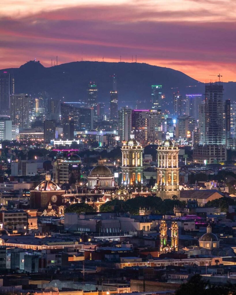 Ciudad de Puebla en panorámica en el atardecer